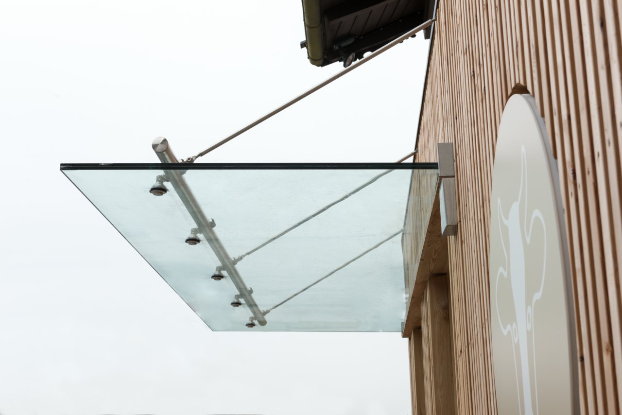 B&W Glasbau Glasdach Dach Sicherheit Teilvorgespanntenglas